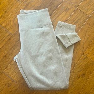 Athleta Delancey herringbone tight MEDIUM gray and cream